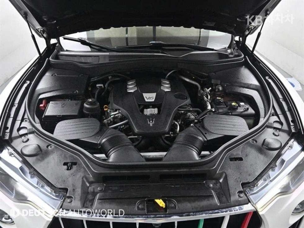 마세라티 르반떼3.0 AWD Luxury - 6