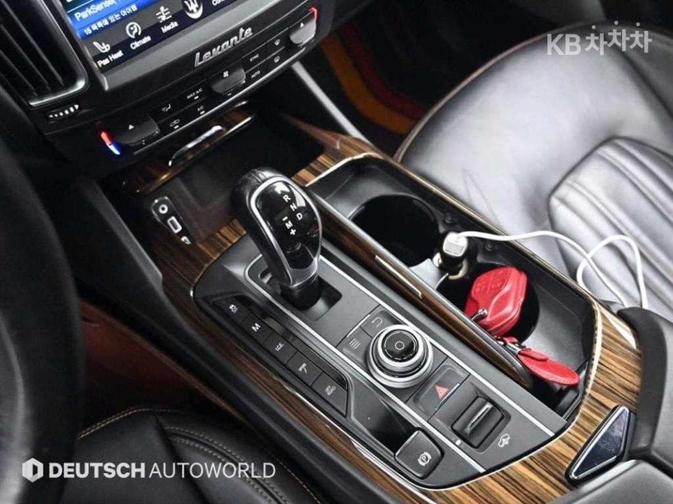 마세라티 르반떼3.0 AWD Luxury - 9