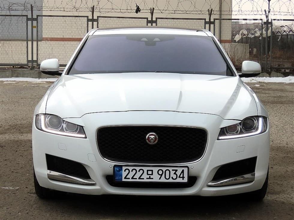 Jaguar All New XF 2.0d Prestige - Image 1
