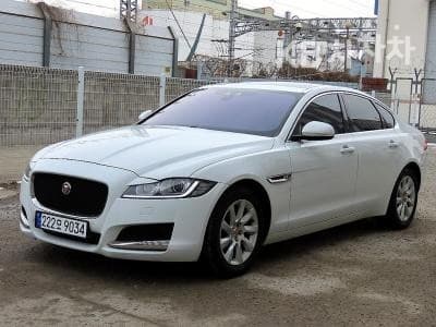 Jaguar All New XF2.0d Prestige - 2
