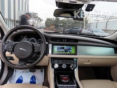 Jaguar All New XF2.0d Prestige - 7