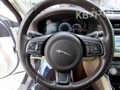 Jaguar All New XF2.0d Prestige - 8