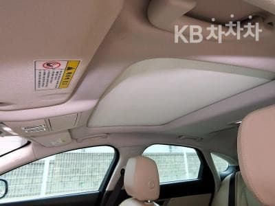 Jaguar All New XF2.0d Prestige - 17