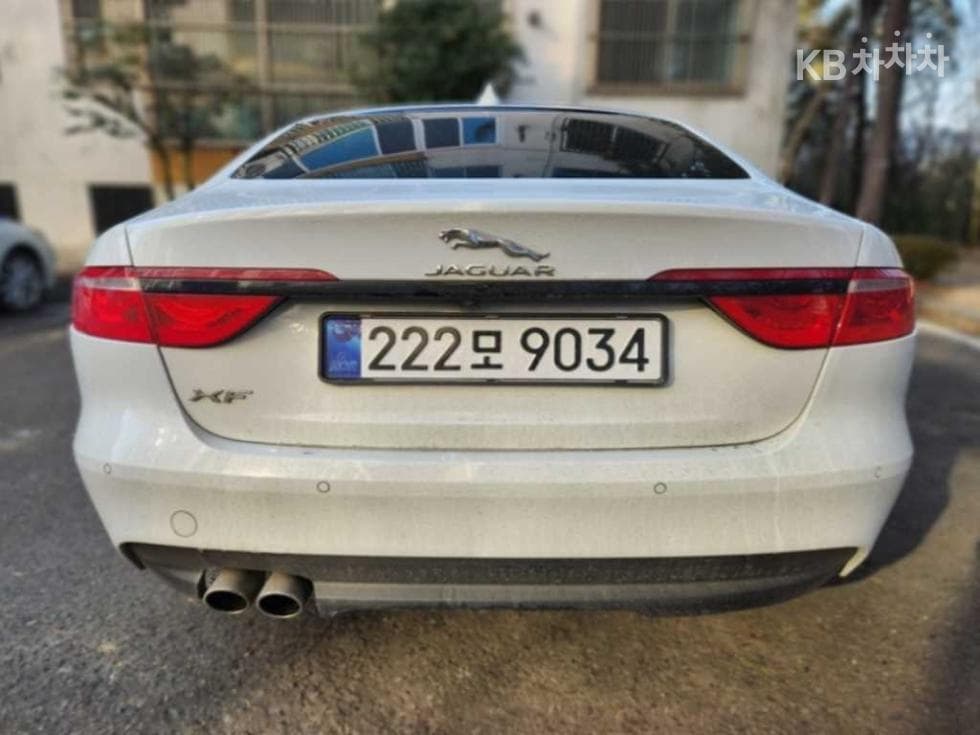 Jaguar All New XF2.5T Prestige - 2