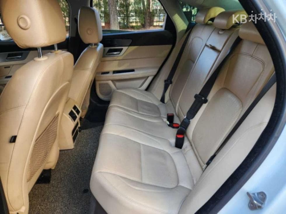 Jaguar All New XF2.5T Prestige - 6