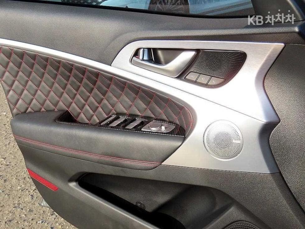 Genesis G70 SPORT3.3T SPORT AWD Prestige - 12