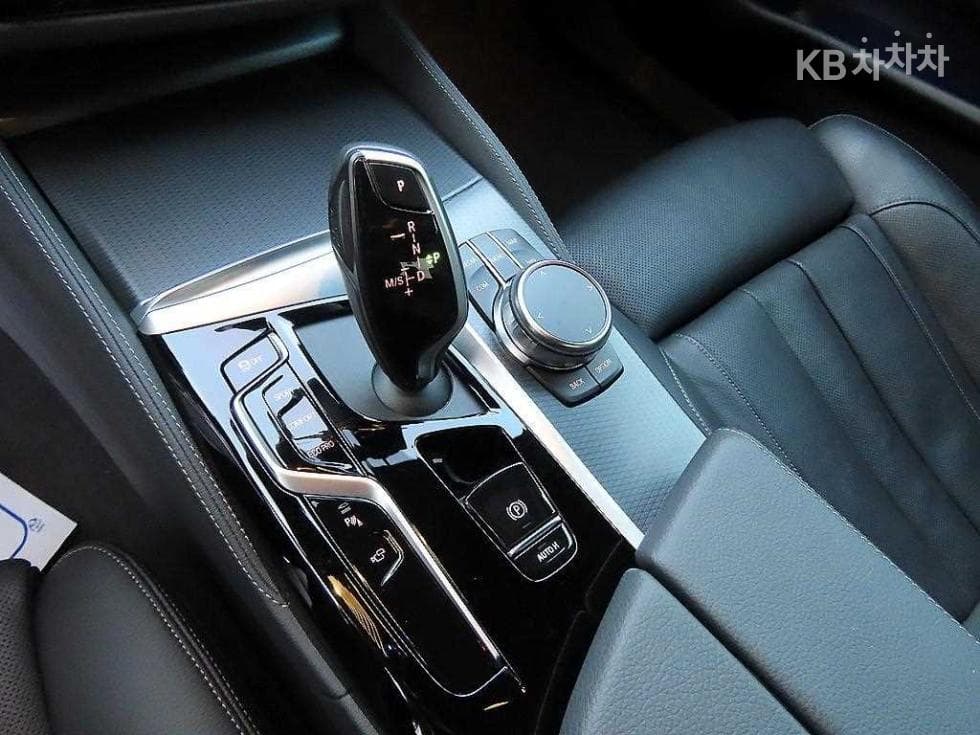BMW 올New5 Series (G30)520i M Sport - 11
