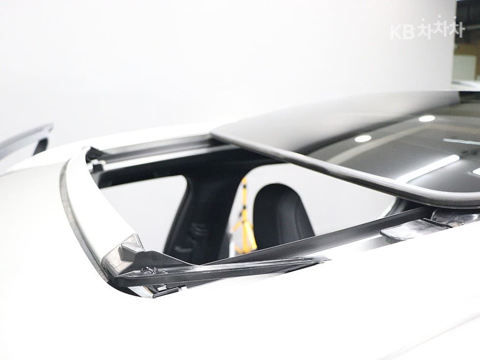 Lexus UX250h Standard - 13