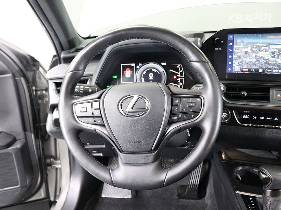Lexus UX250h Standard - 15
