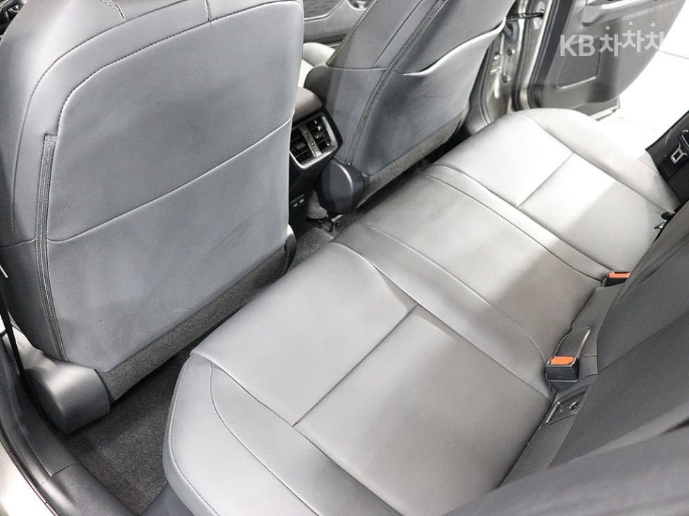 Lexus UX250h Standard - 16