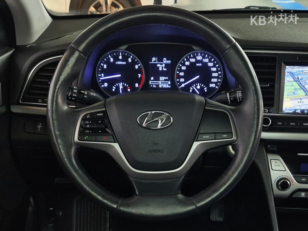 Hyundai Avante (Elantra)AD1.6 GDi Smart - 14