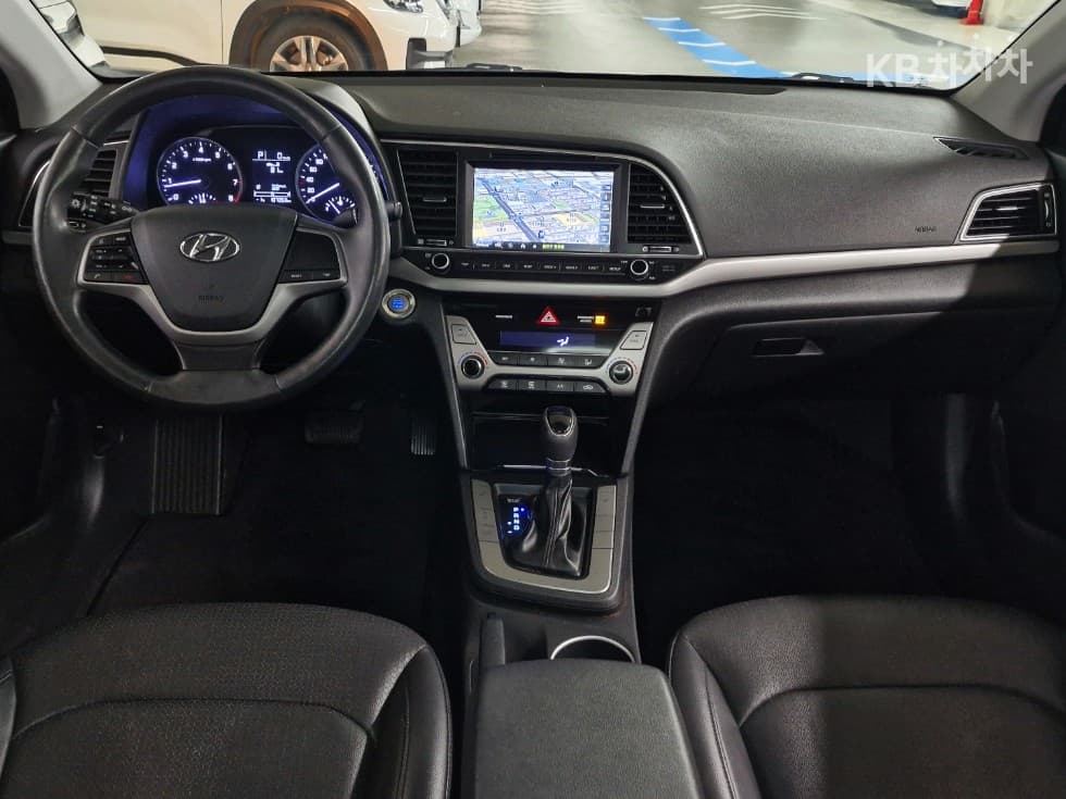 Hyundai Avante (Elantra)AD1.6 GDi Smart - 5