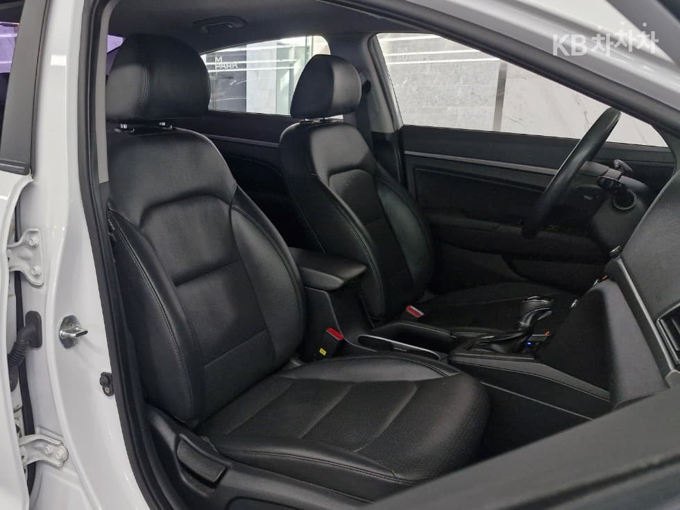 Hyundai Avante (Elantra)AD1.6 GDi Smart - 9