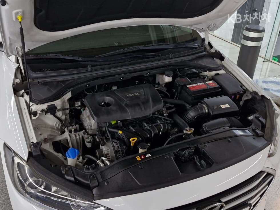 Hyundai Avante (Elantra)AD1.6 GDi Smart - 20