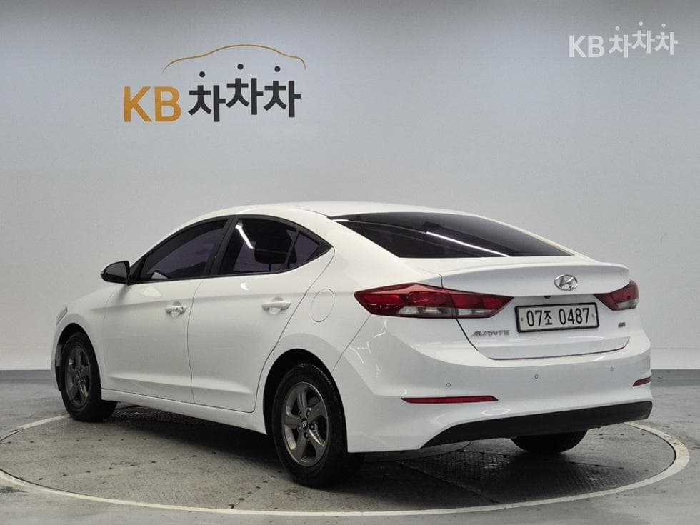 Hyundai Avante (Elantra)AD1.6 GDi Smart - 2