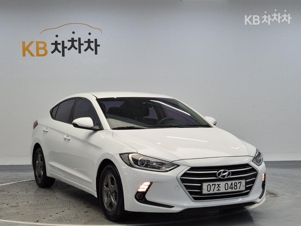 Hyundai Avante (Elantra)AD1.6 GDi Smart - 4