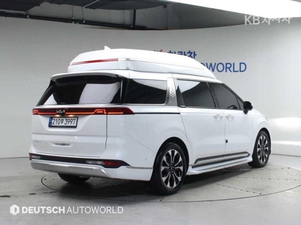 Kia Carnival 4th generationHigh Limousine (Carnival) D2.2 9-seater Signature - 2