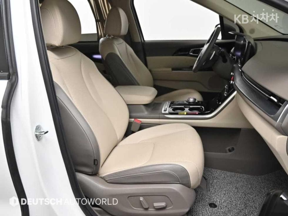 Kia Carnival 4th generationHigh Limousine (Carnival) D2.2 9-seater Signature - 10