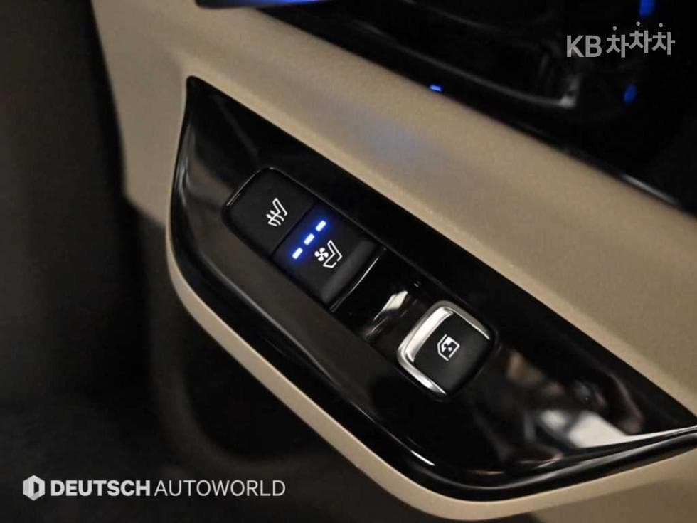 Kia Carnival 4th generationHigh Limousine (Carnival) D2.2 9-seater Signature - 16