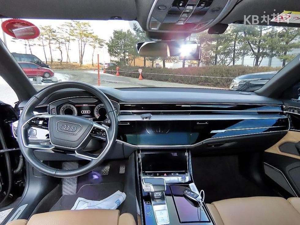 Audi A8 (D5)55 TFSI Quattro LWB - 7