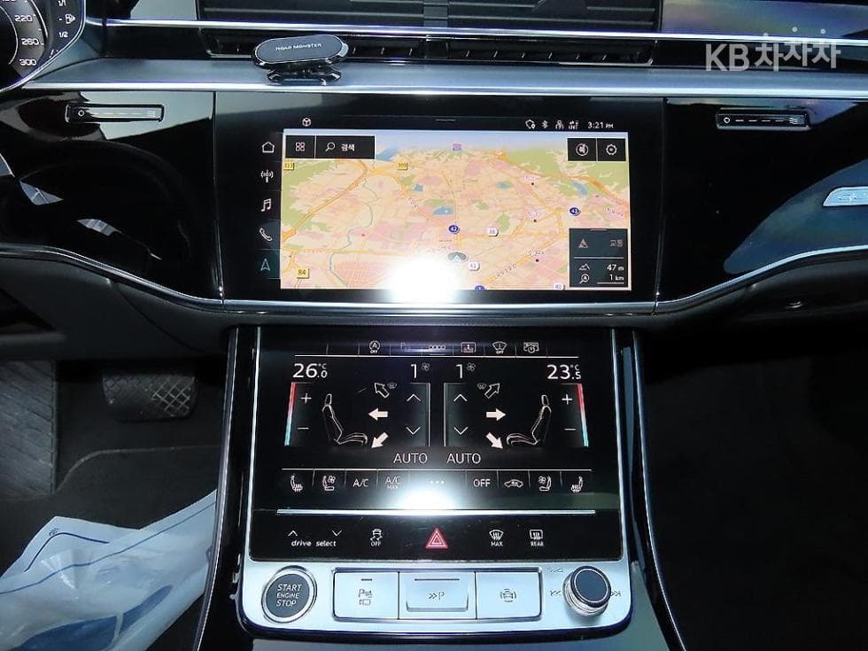 Audi A8 (D5)55 TFSI Quattro LWB - 13