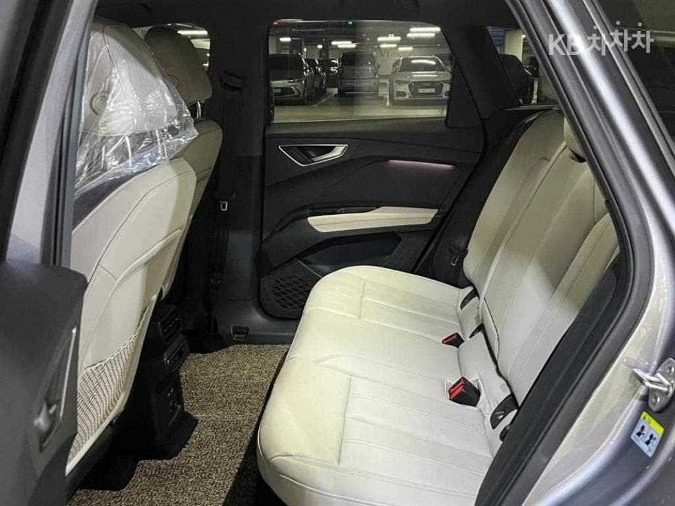 Ауди Q4 e-tron40 Premium - 8