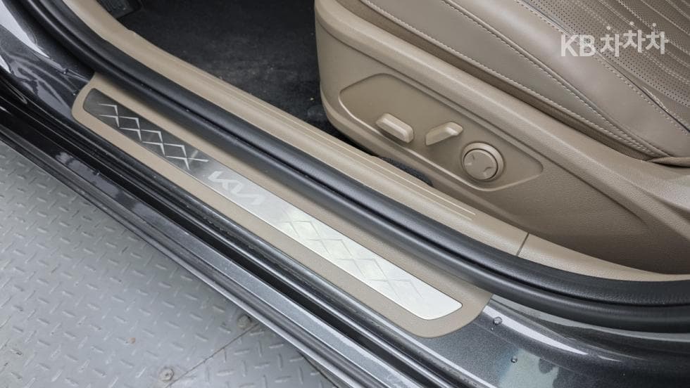 Kia K8 Hybrid1.6 Turbo Signature - 16