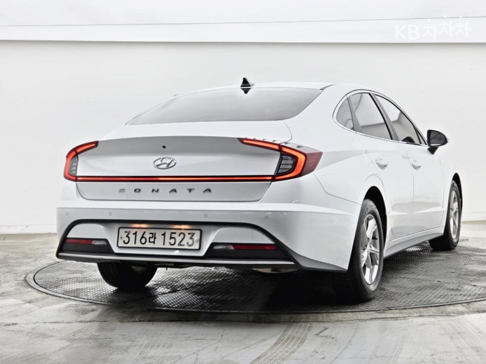 Hyundai Sonata (DN8)2.0 Premium - 3