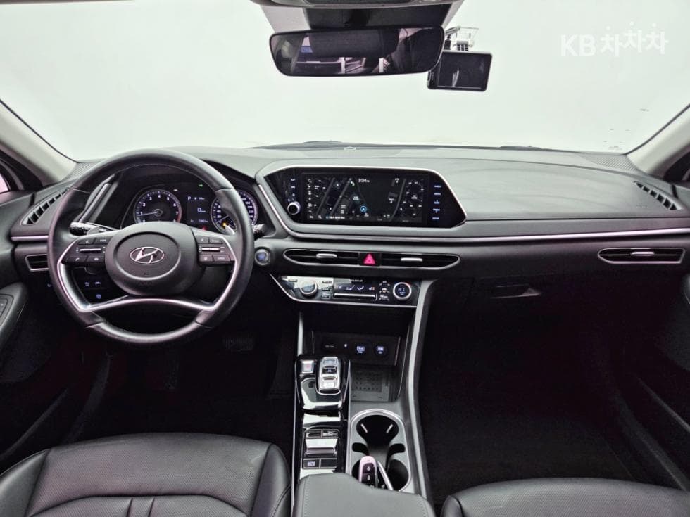 Hyundai Sonata (DN8)2.0 Premium - 17