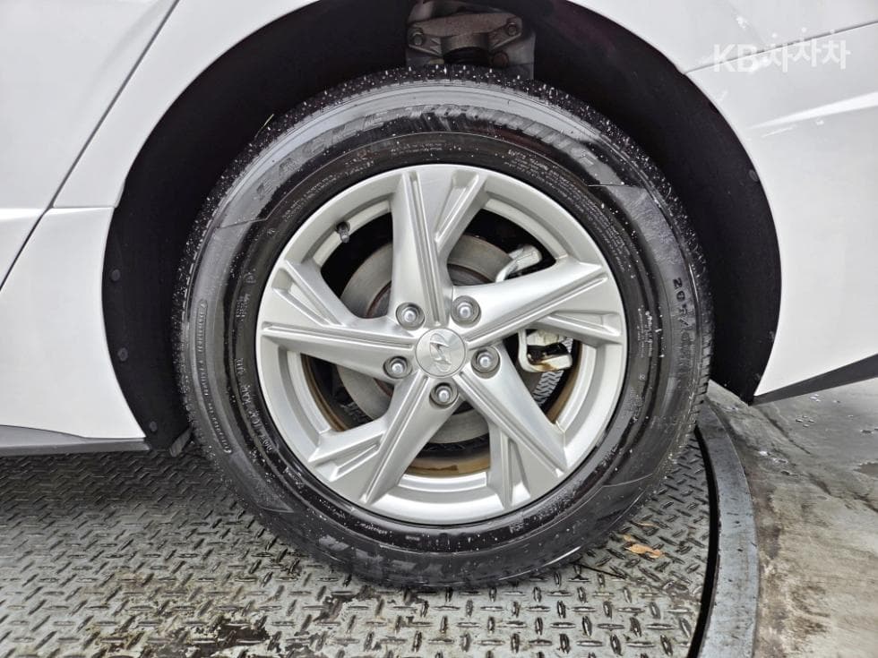 Hyundai Sonata (DN8)2.0 Premium - 21