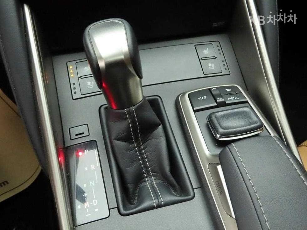 Lexus New IS200 Premium - 11