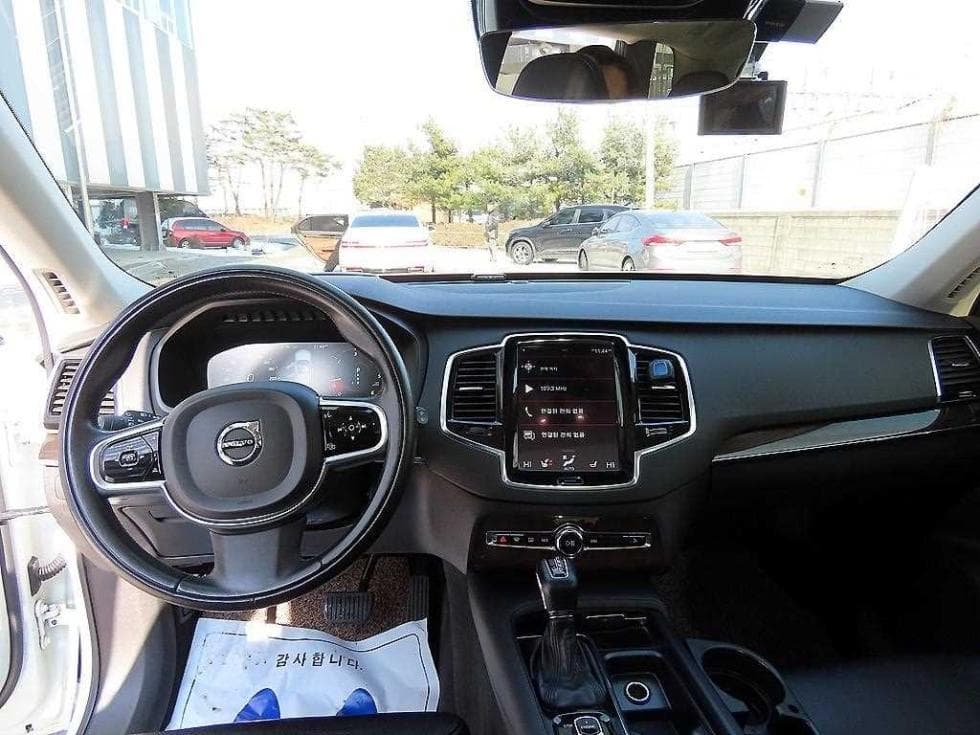 Volvo All New XC90D5 Momentum - 7