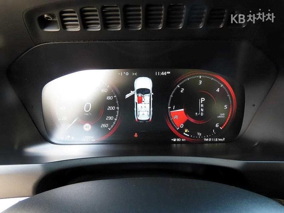 Volvo All New XC90D5 Momentum - 9