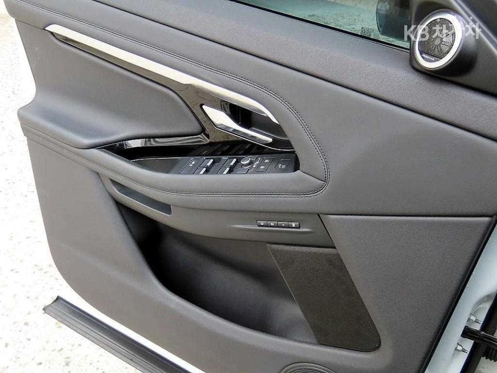 Land Rover New Range Rover Evoque2.0 P250 SE - 11