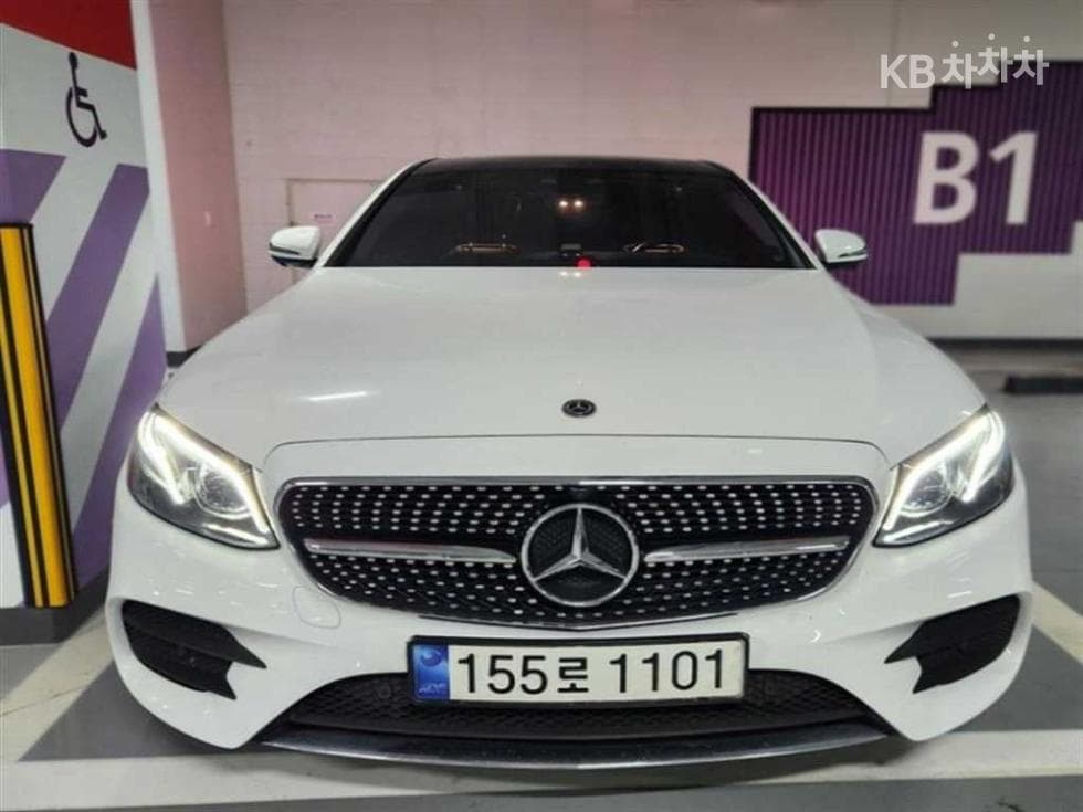 Mercedes-Benz E-Class (W213) E300 AMG Line - Image 1