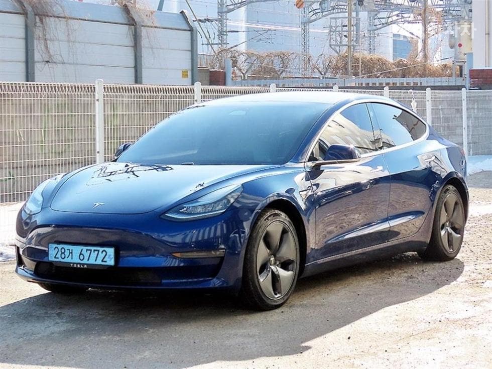 테슬라 Model 3 Long Range - Image 1