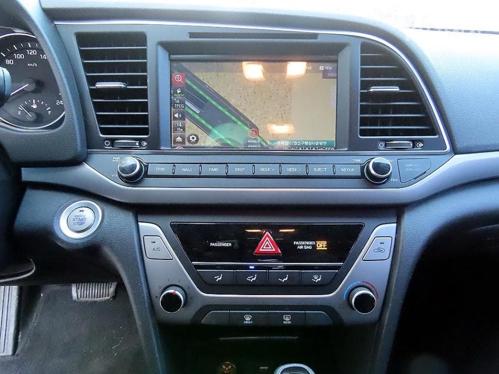 Hyundai Avante (Elantra)AD1.6 GDi Value Plus - 13