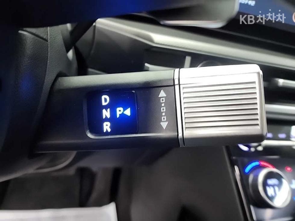 Hyundai The All New Santa Fe MX5Gasoline 2.5T 2WD Exclusive - 8