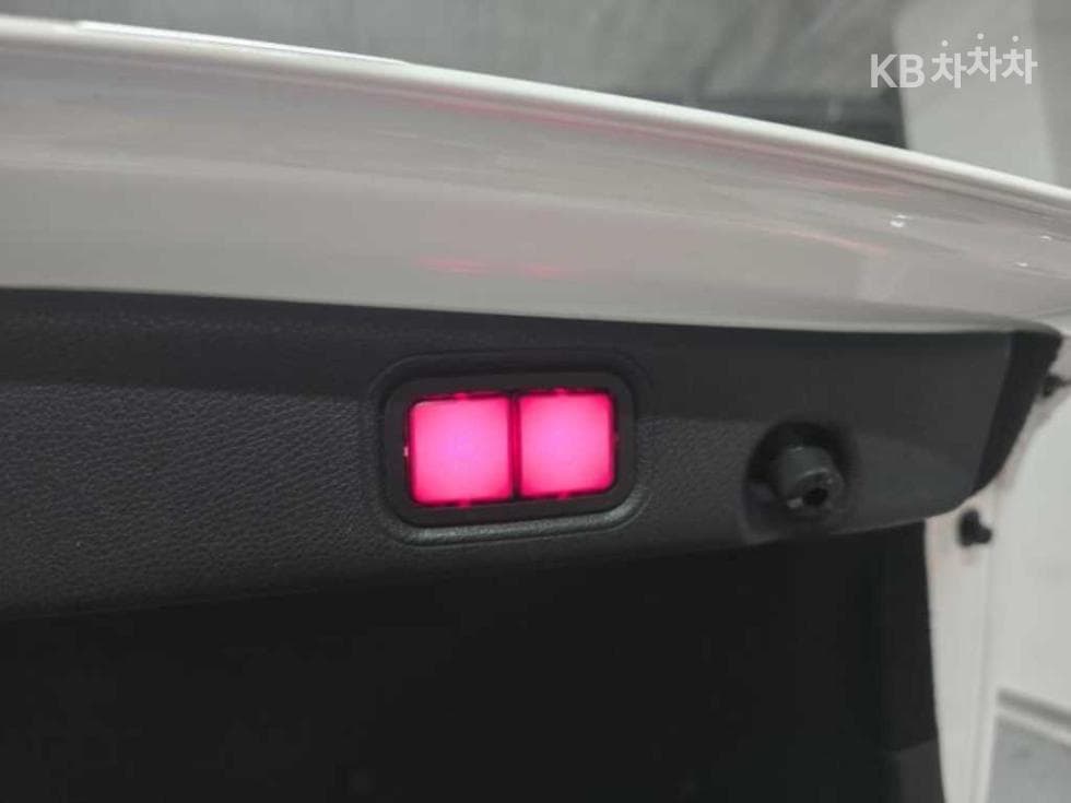 Mercedes-Benz E-Class (W213)E350 4MATIC AMG Line - 15