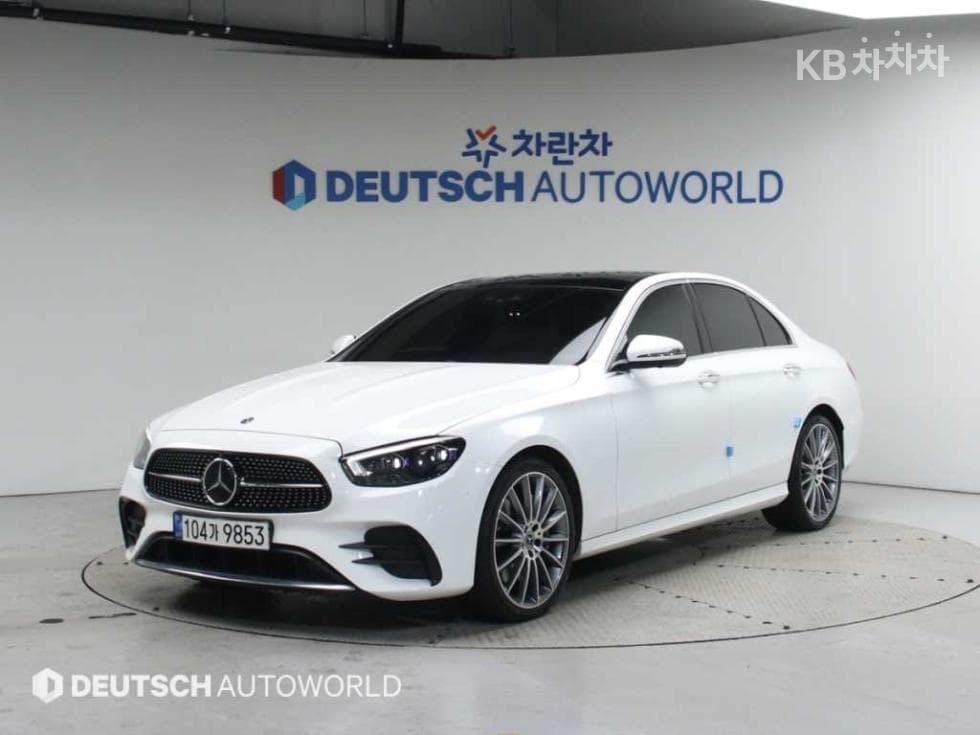 Mercedes-Benz E-Class (W213) E350 4MATIC AMG Line - Image 1