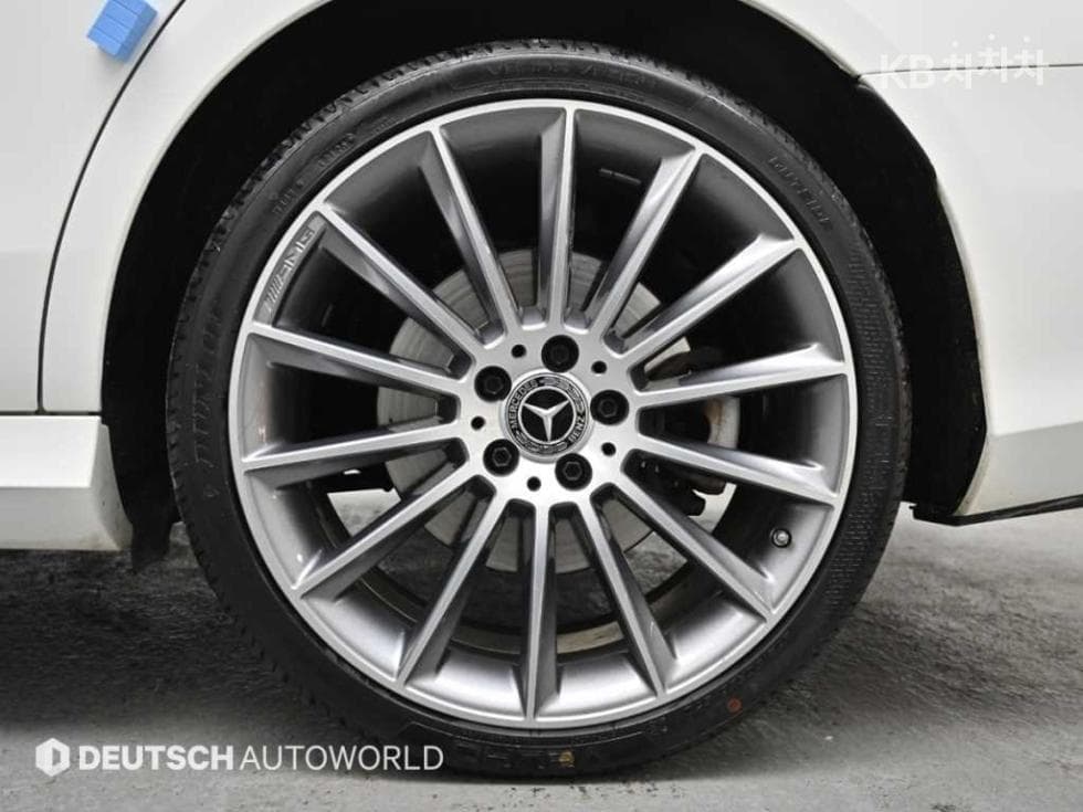 Mercedes-Benz E-Class (W213)E350 4MATIC AMG Line - 5