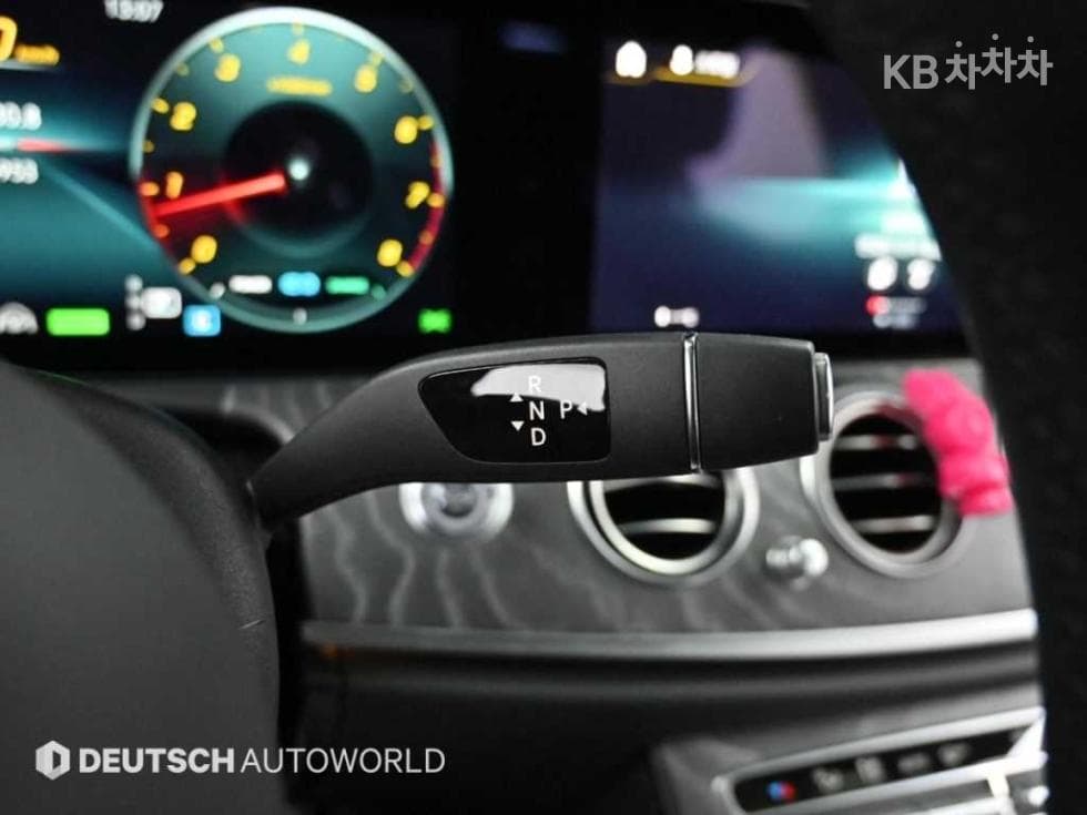 Mercedes-Benz E-Class (W213)E350 4MATIC AMG Line - 9