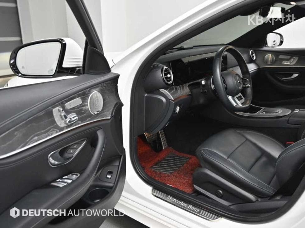 Mercedes-Benz E-Class (W213)E350 4MATIC AMG Line - 11