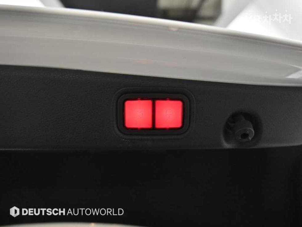 Mercedes-Benz E-Class (W213)E350 4MATIC AMG Line - 20