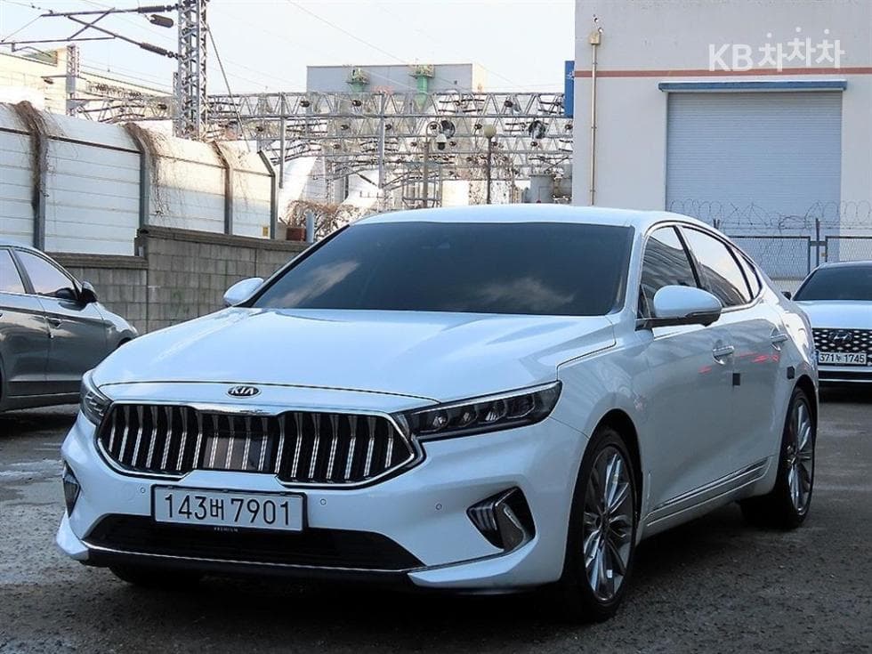 Kia K7 Premiere 3.0 GDi Signature - Image 1