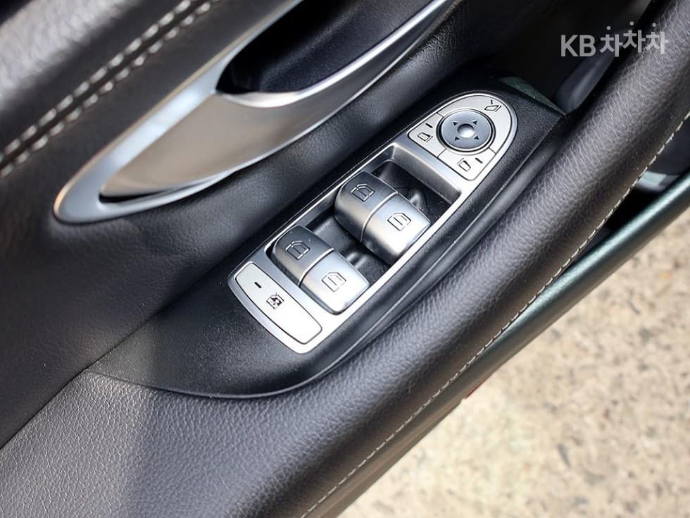 Mercedes-Benz E-Клас (W213)E350 4MATIC Avantgarde - 10