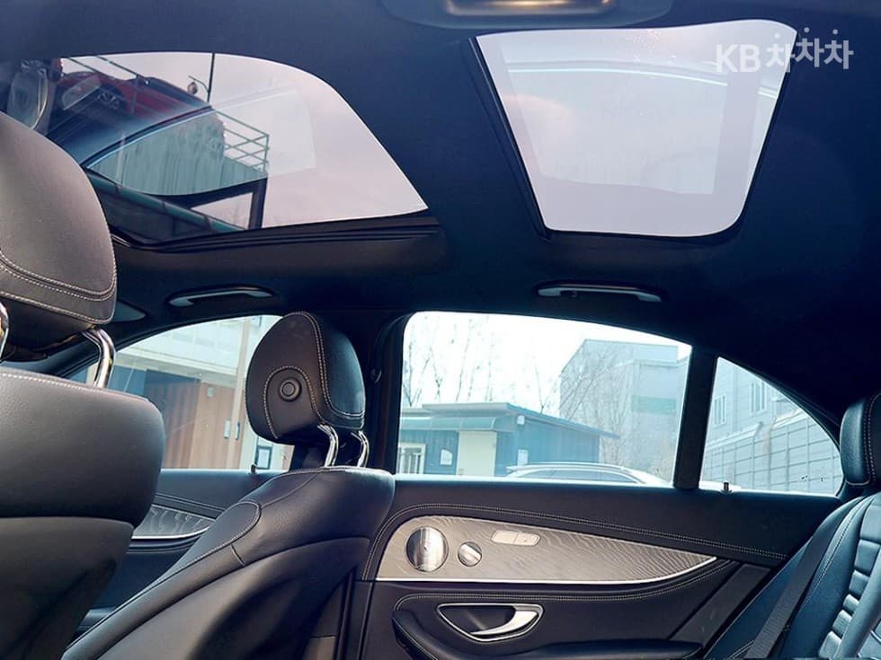 Mercedes-Benz E-Клас (W213)E350 4MATIC Avantgarde - 13