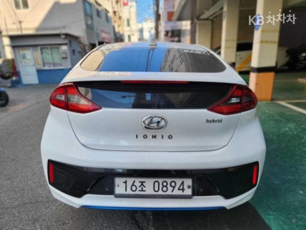 Hyundai IONIQ (Original Model)Q - 2