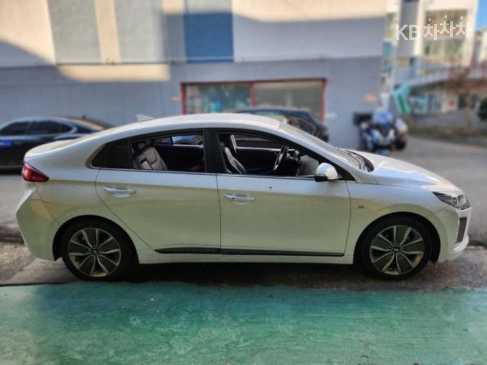 Hyundai IONIQ (Original Model)Q - 4