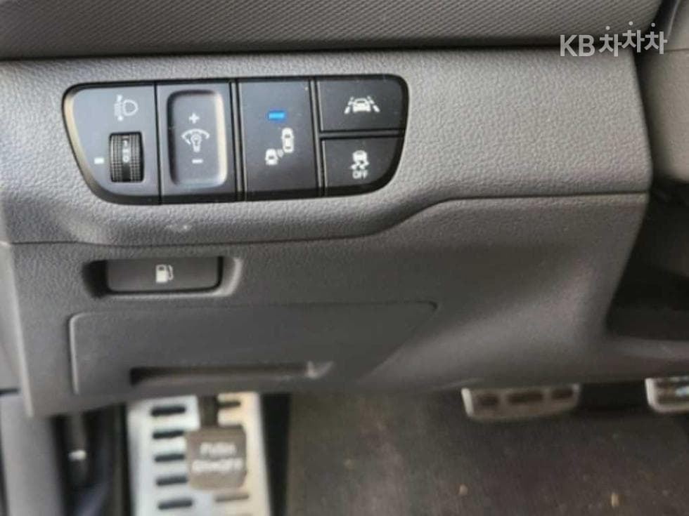 Hyundai IONIQ (Original Model)Q - 7